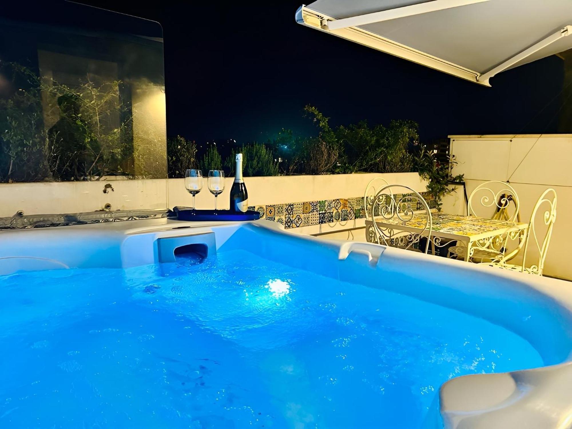 "Bea'S Terrace" - Private Jacuzzi And Panoramic Rooftop In The City Centre 칼리아리 외부 사진